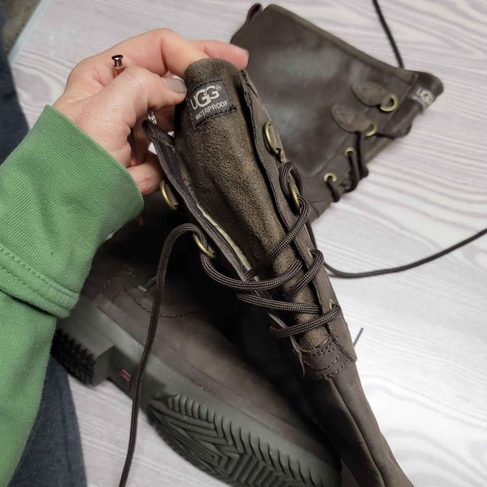 Ugg 'Elsa' Waterproof Boot - Size 6 - image 3